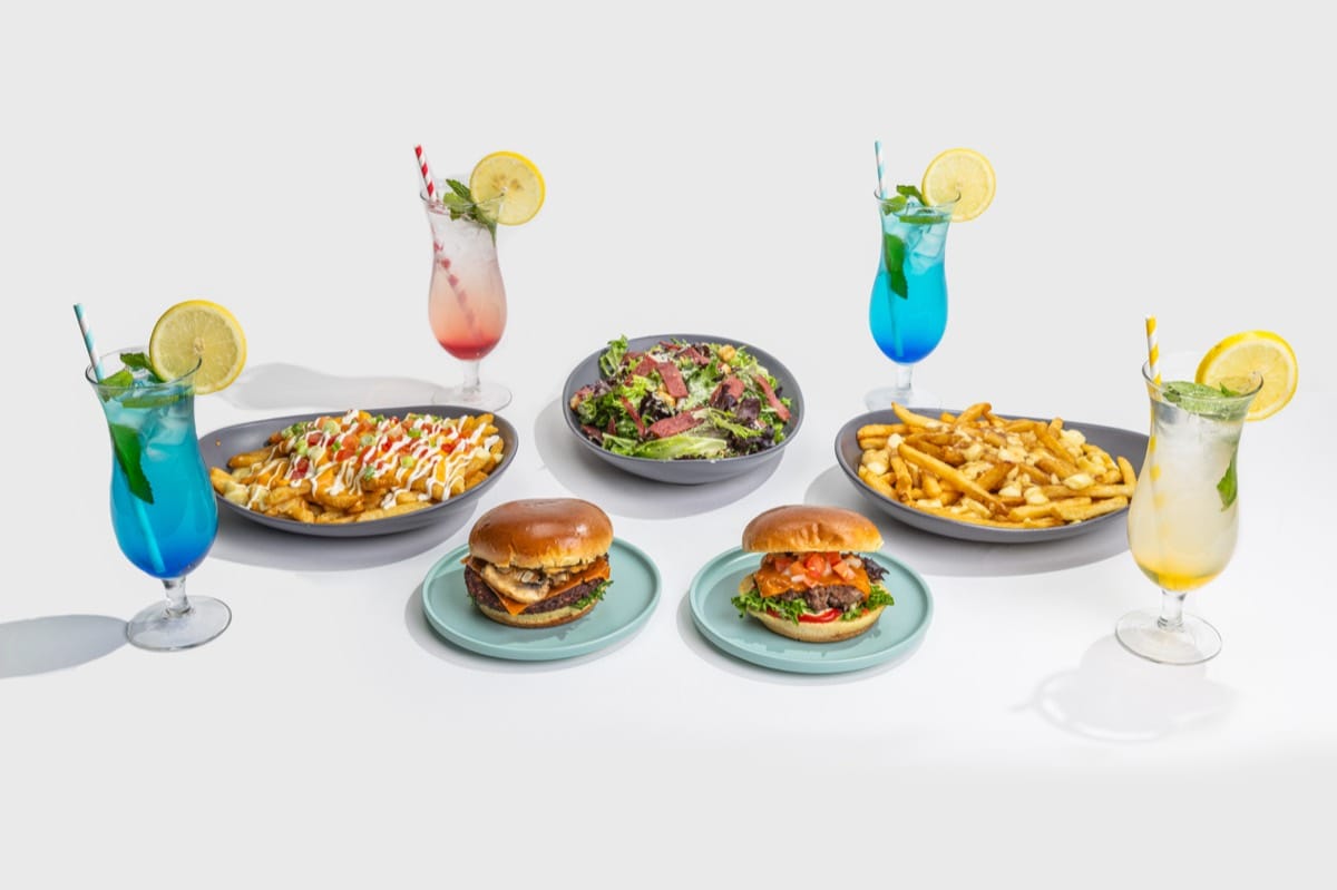 Combo 4: poutines, burgers, Caesar salad and mojitos